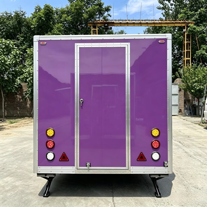 Moderne cateringtrailer met gr - Food Snacks Catering recensie en prijs