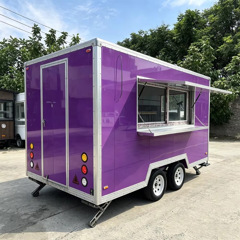 Moderne cateringtrailer met gr - Food Snacks Catering recensie en prijs